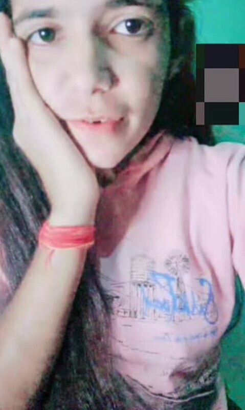 Siwani Bangladeshi young gorgeous girl showing her full nude body boobs & pussy to boyfriend in video calling online leaked video clips
