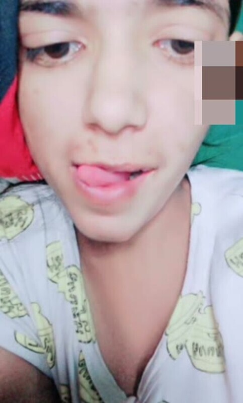 Siwani Bangladeshi young gorgeous girl showing her full nude body boobs & pussy to boyfriend in video calling online leaked video clips part -2