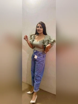 Desi girl nude showing collection