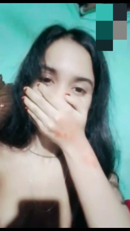 CUTE SLIM YOUNG BANGLADESHI GF STRIPPING & FINGERING WET PINK PUSSY ON VC